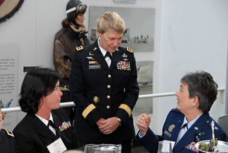 512px-Flickr_-_The_U.S._Army_-_Female_flag_officers_honor_first_woman_four-star