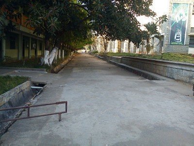 800px-College_campus