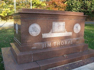 800px-Jim_Thorpe_Memorial