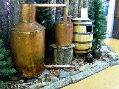800px-Strearns-moonshine-still-ky1