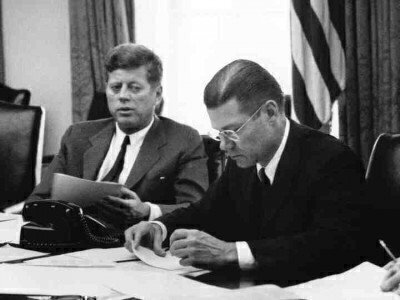 McNamara_and_Kennedy