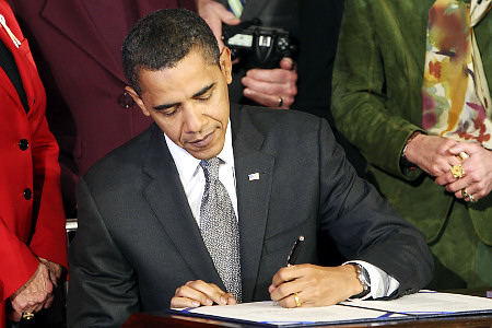 alg_obamasign