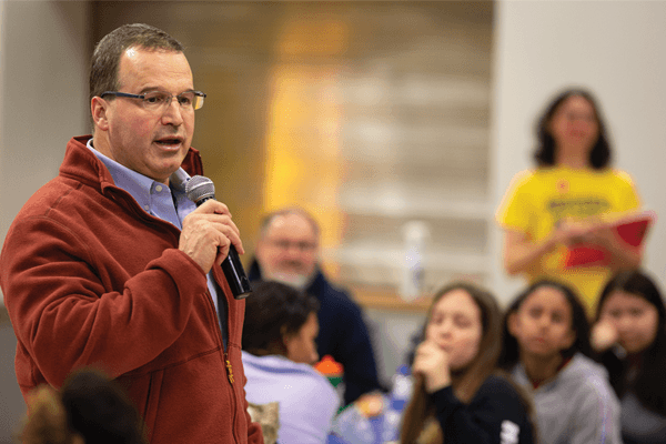 Constitutional experts facilitate healthy civil discussions.