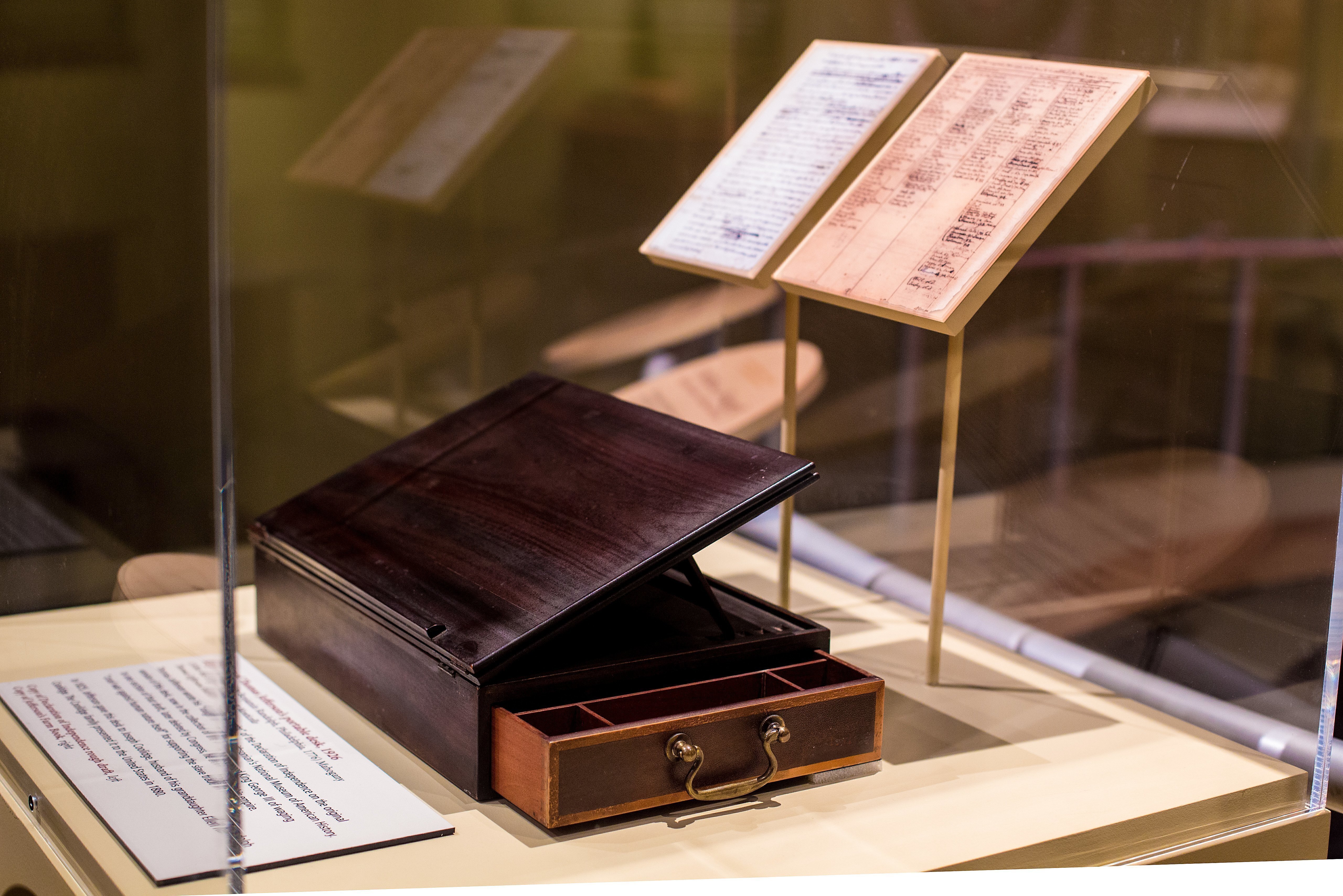 thomas jefferson travel desk